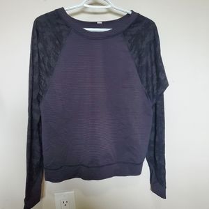 EUC Lululemon Shirt